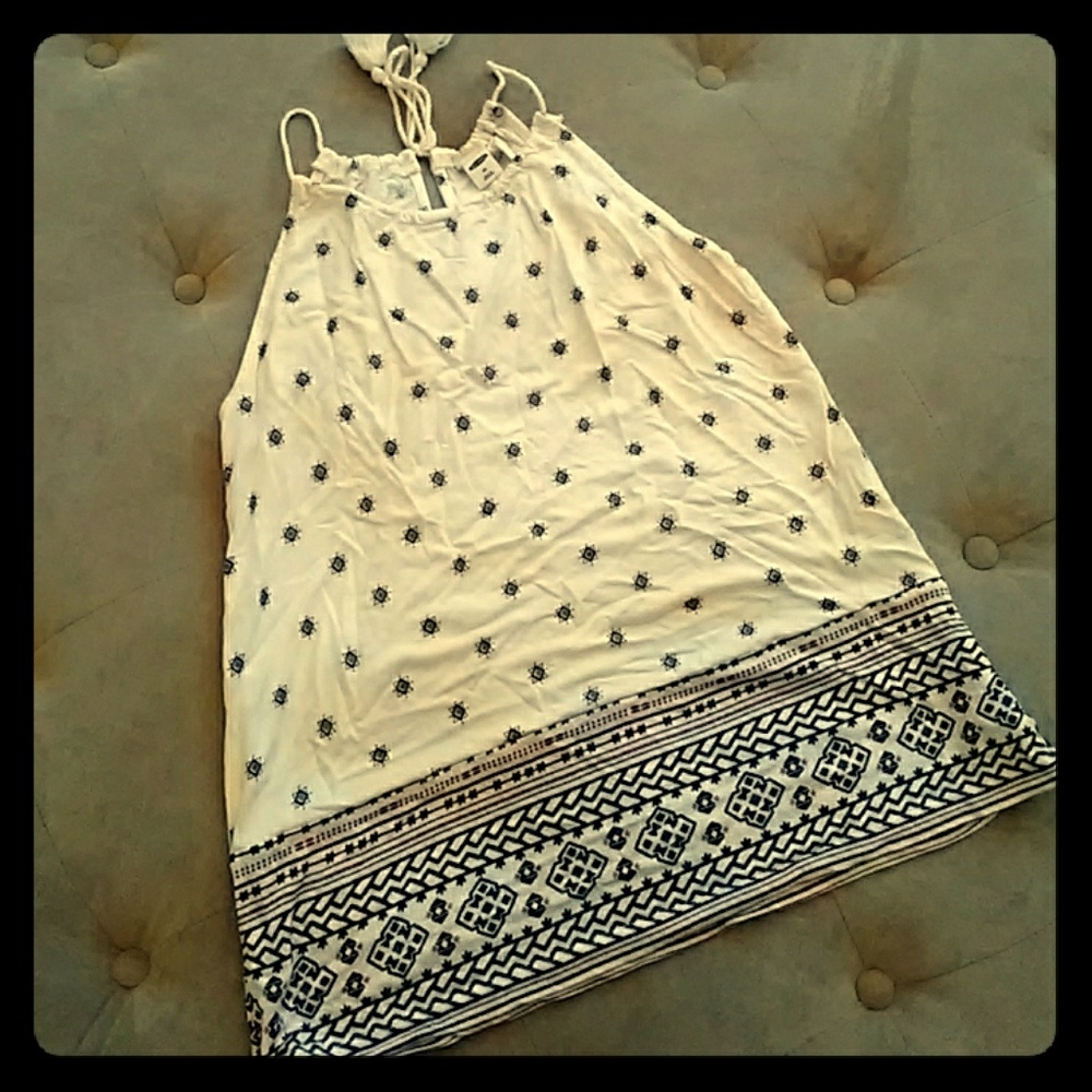 Cream patterened Old Navy top